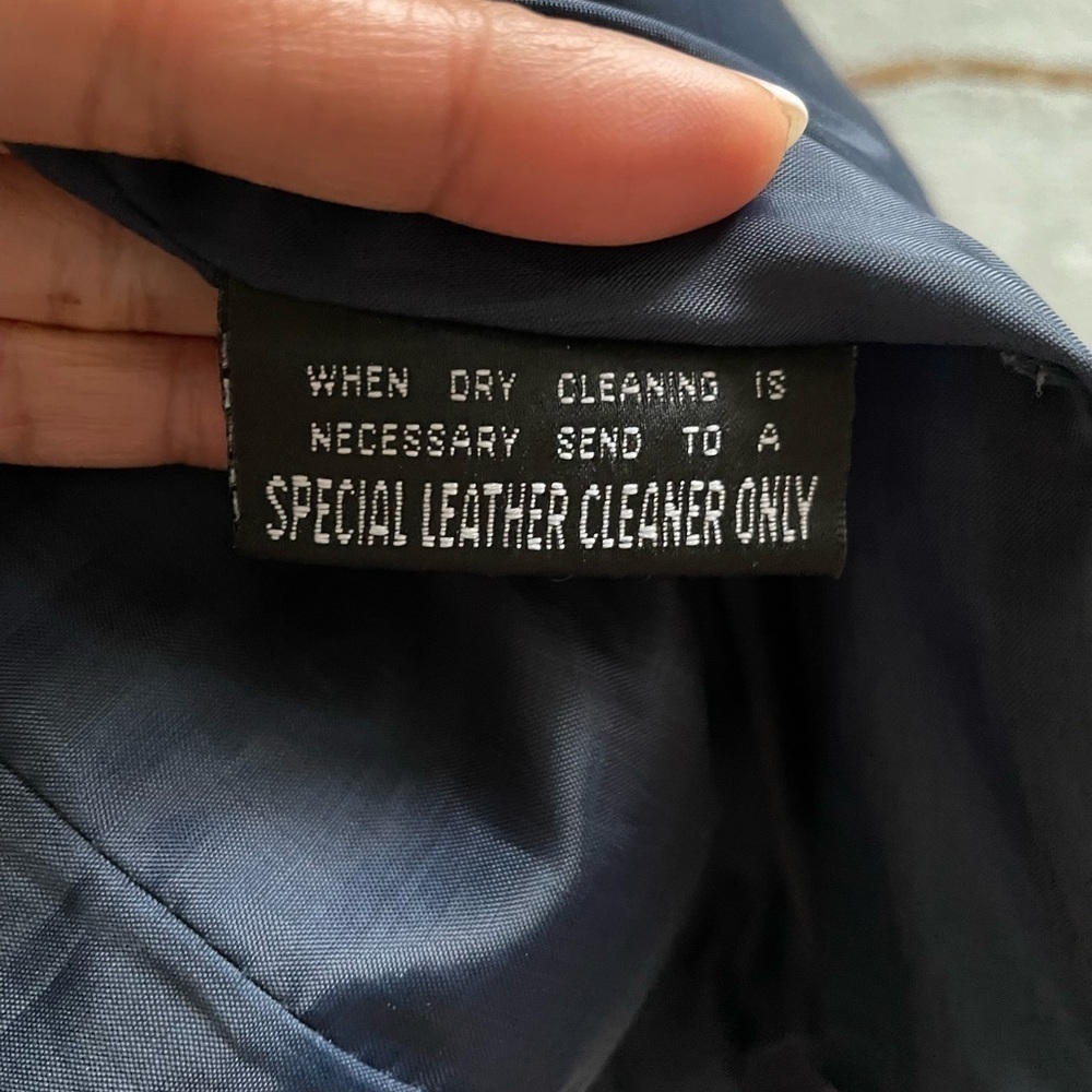 ❌ SOLD ❌ Wilson’s Navy Blue Suede Leather Jacket - Picture 5 of 6